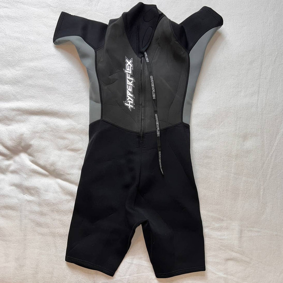 Hyperflex Access Gray/Black 2mm Shorty Wetsuit- M - Picture 2 of 16